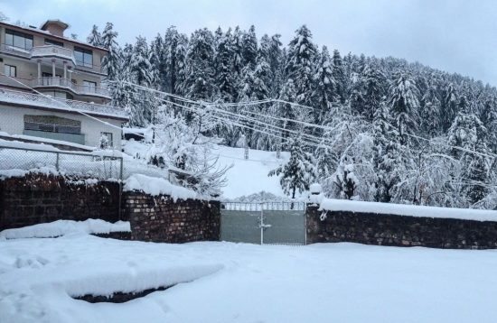 snowy-murree